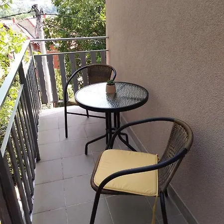 Mira Apartment *